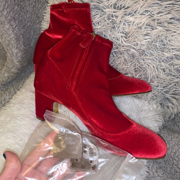 Rupert Sanderson Red Velvet Booties NWT - Picture 4 of 5